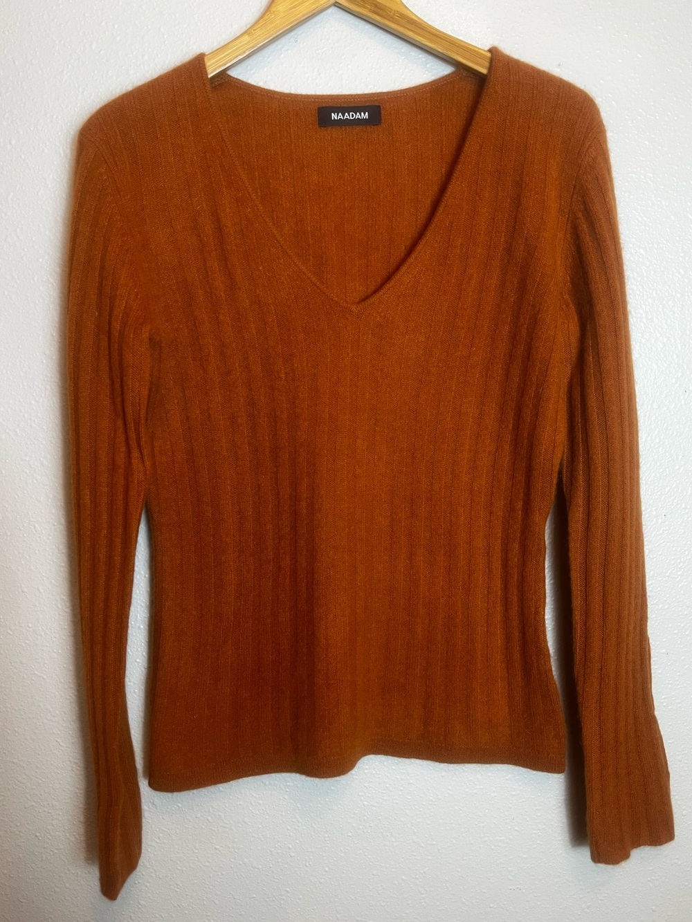 NAADAM 100% Cashmere Ribbed Cinnamon Colored V Neck Sweater Size M